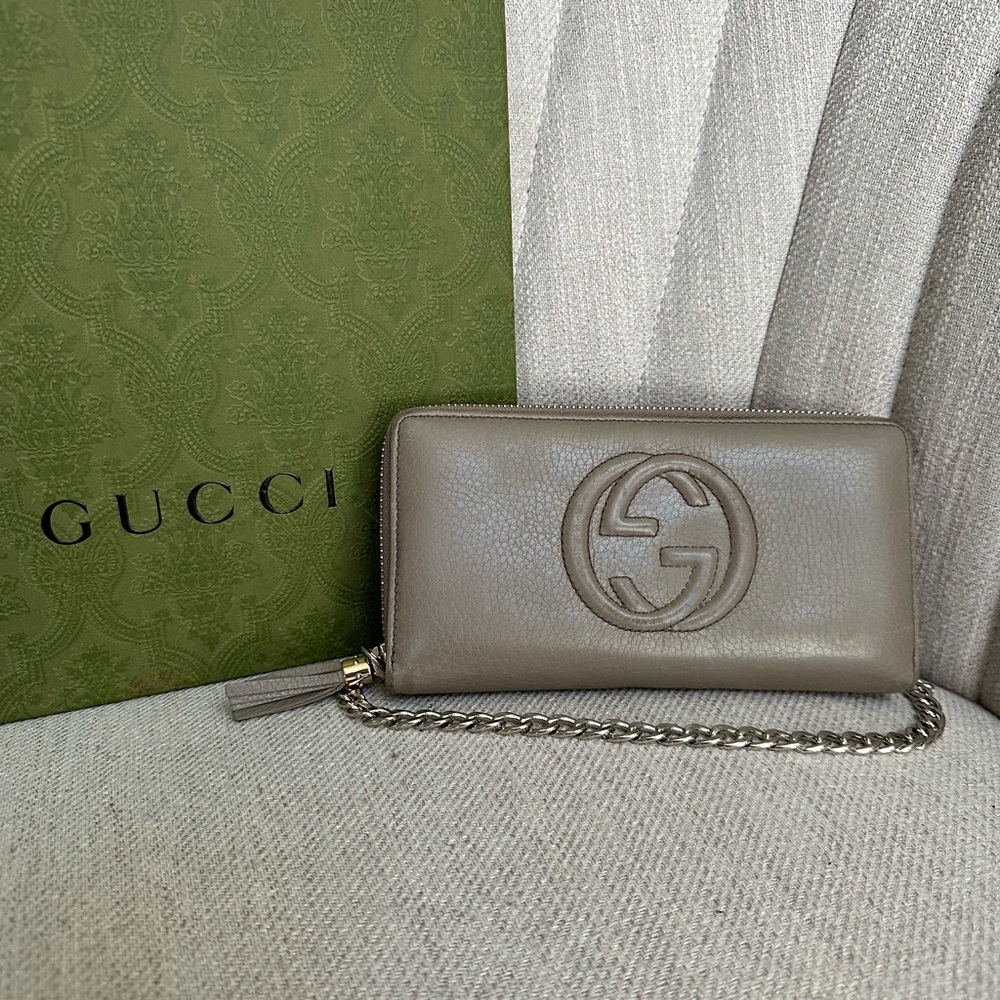 💯 GUCCI GG Disco Tan Grey Monogram Zippered Wallet on Chain w/ auth cert